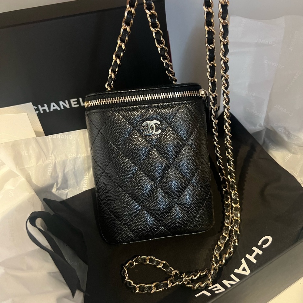 CHANEL Black Quilted Chain Bag - Picture 2 of 8